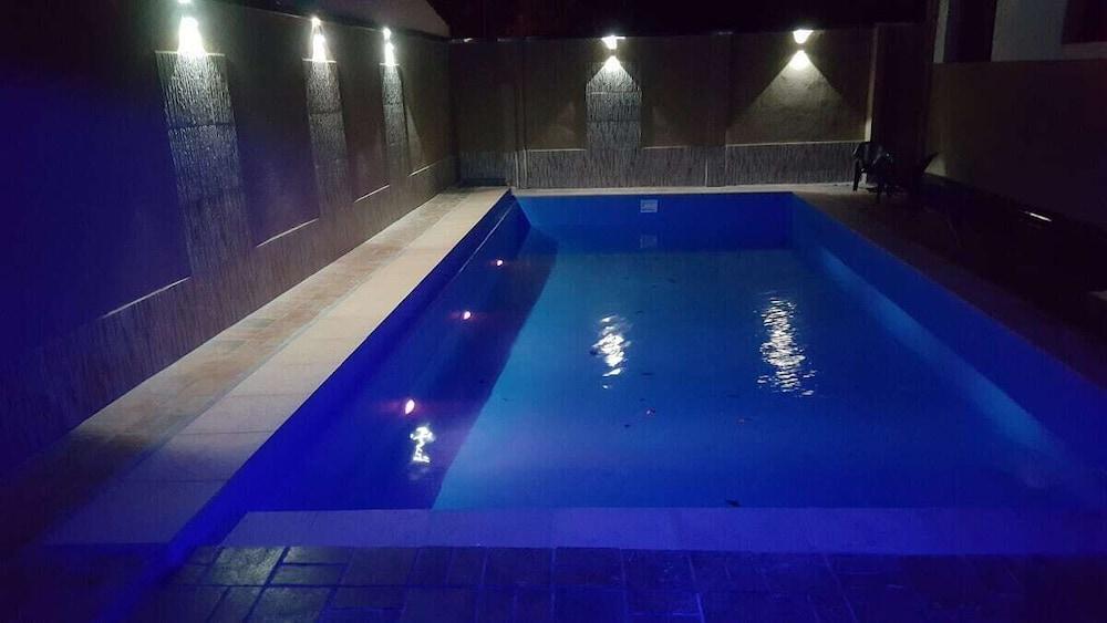 Hotel Tierra Colorada Пуерто Игуасу Екстериор снимка