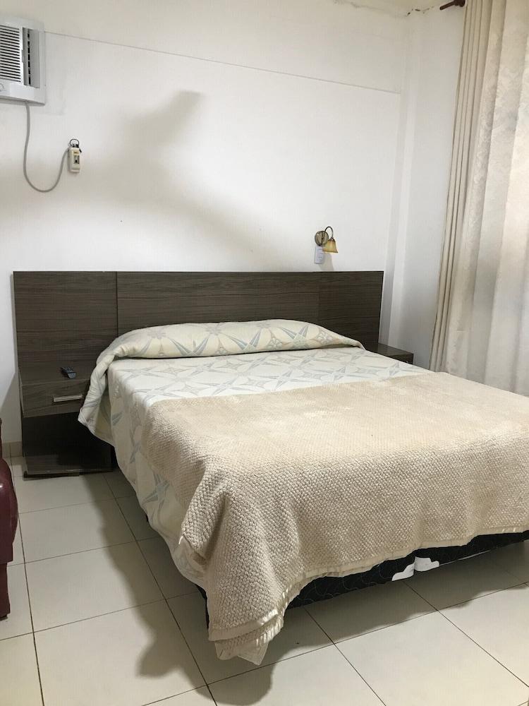 Hotel Tierra Colorada Пуерто Игуасу Екстериор снимка