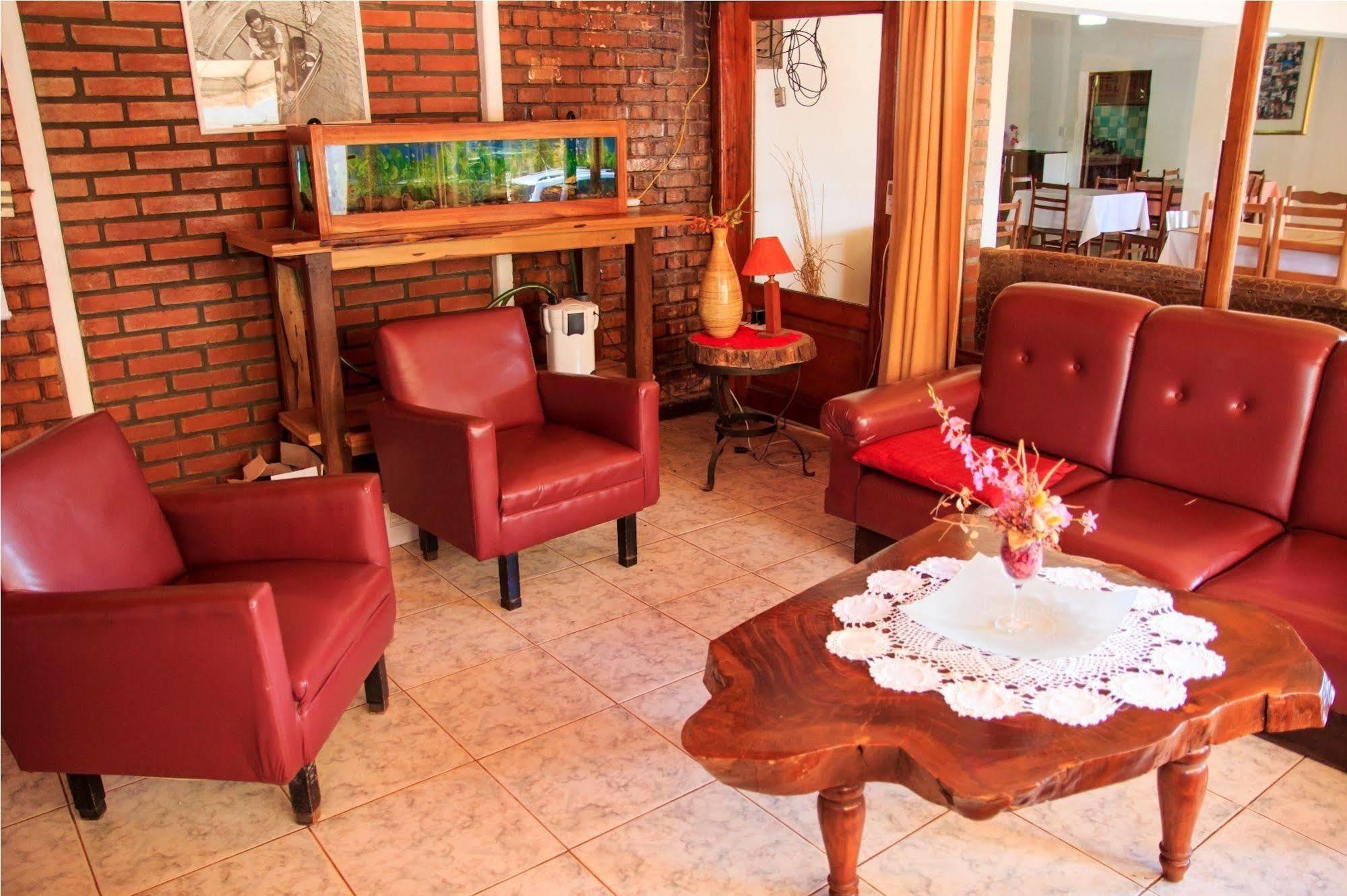 Hotel Tierra Colorada Пуерто Игуасу Екстериор снимка